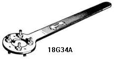 Bevel pinion flange wrench