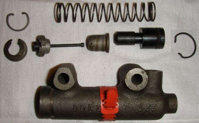 Jaguar master cylinder parts