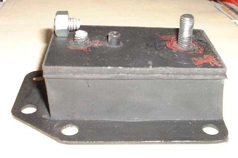 Engine mount, L/H for MGA