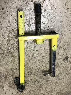 rear housing puller